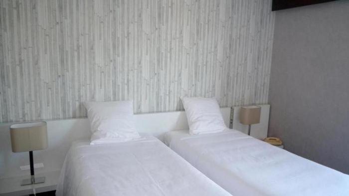 Hyp'Hotel Saint-Marcellin  Camera foto
