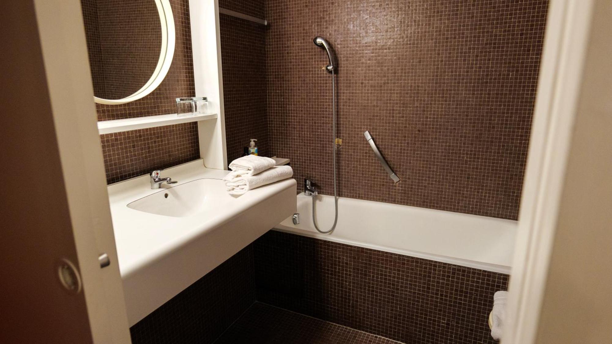 Hyp'Hotel Saint-Marcellin  Esterno foto